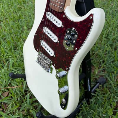 Squier Paranormal Cyclone - Pearl White image 2