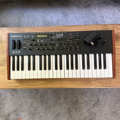 Dave Smith Instruments Mopho SE 42-Key Monophonic Synthesizer 2014 - 2016 Black with Wood Sides image 1