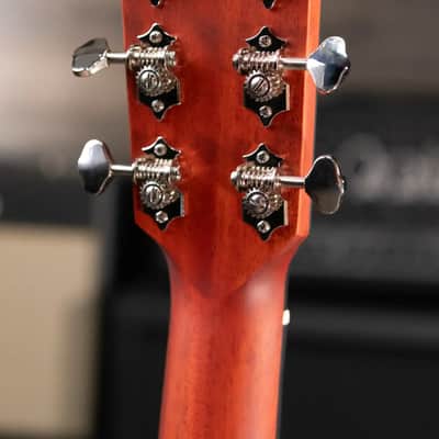 Eastman E1OMCE-DLX OM Acoustic/Electric Guitar with Gig Bag image 7