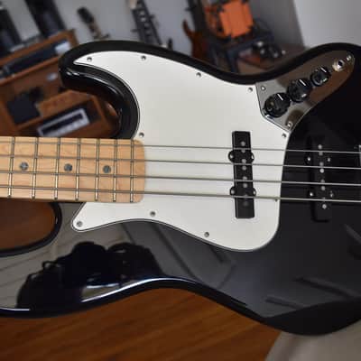 G&L JB bass, 2021, Gloss black, USA Fullerton Deluxe, HSC & paperwork image 7