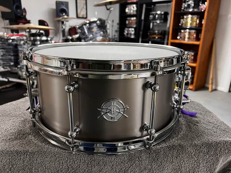 Dunnett Classic Titanium 2020 - Raw titanium image 1