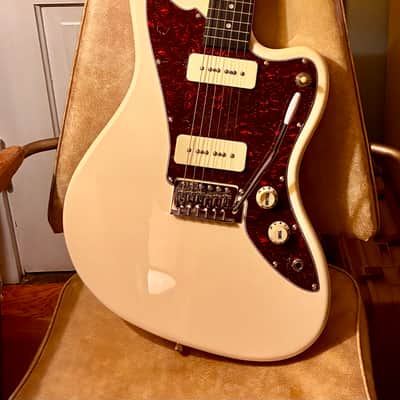 Indio DLX 2022 - White image 1