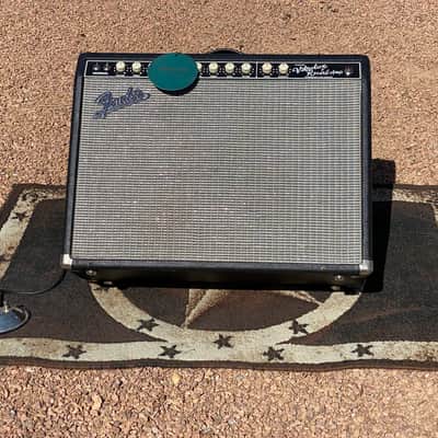 Fender "Custom" Vibrolux Reverb 40-Watt 2x10" Guitar Combo 1996 - 2013 - Black image 2