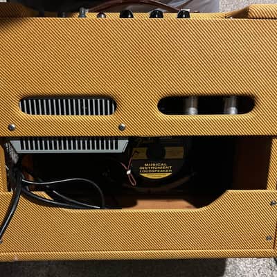 Fender '57 Custom Deluxe 2-Channel 12-Watt 1x12" Guitar Combo 2016 - Present - Lacquered Tweed image 6