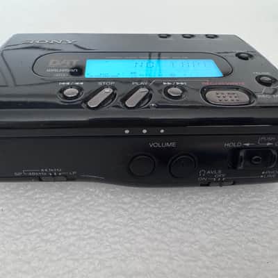 Sony TCD-D8 DAT Walkman 2000 - Excellent image 4