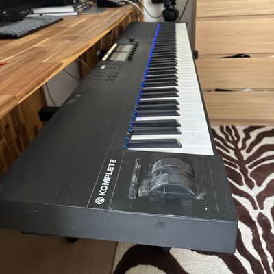 Native Instruments Komplete Kontrol S88 MKii 2020 - Present - Black image 4