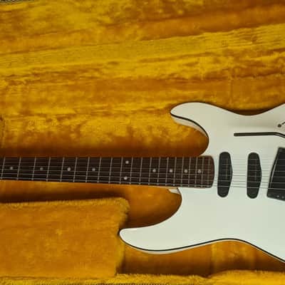 Kramer 610- 1987 White with black pinstripe image 7