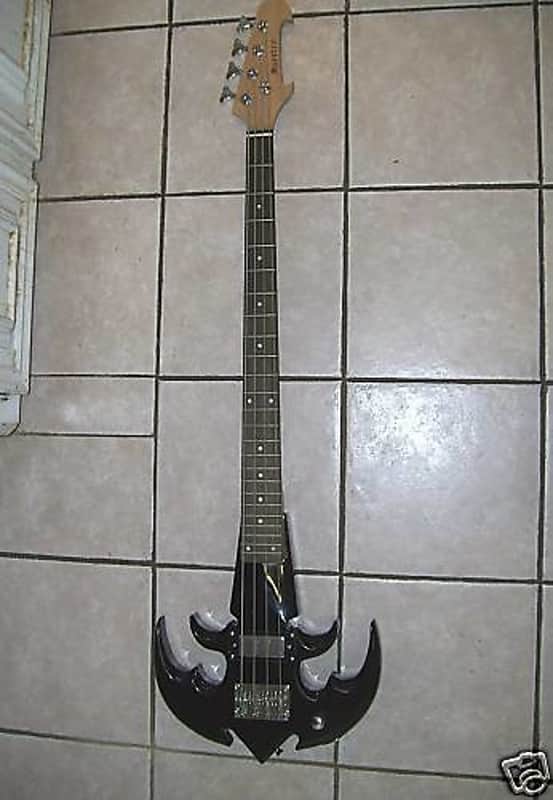 Bass guitar, Unique image 1