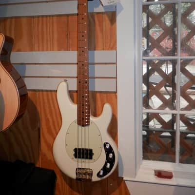 Music Man Sting Ray 4 String Bass Ivory White with hard shell case Mint. roasted maple neck ash image 1