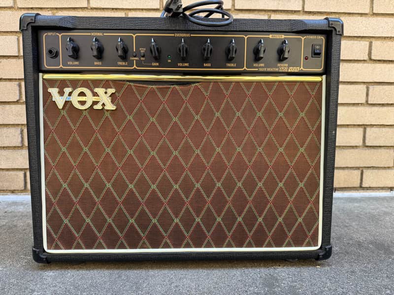 Vox VR30R Valve Reactor 2-Channel 30-Watt 1x10" Guitar Combo 2005 - 2006 - Black image 1