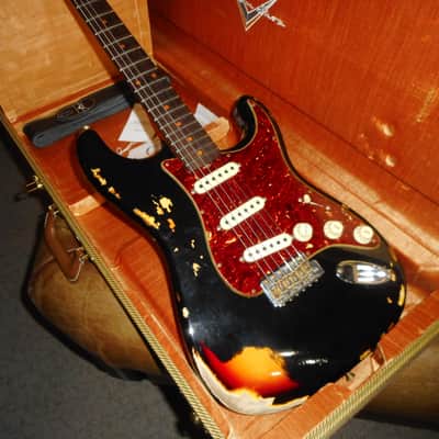 Fender 1961 Reissue Heavy Relic Stratocaster 2024 - Black over sunburst image 4