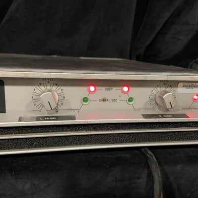 Crown Micro-Tech 1200 Power Amplifier image 2