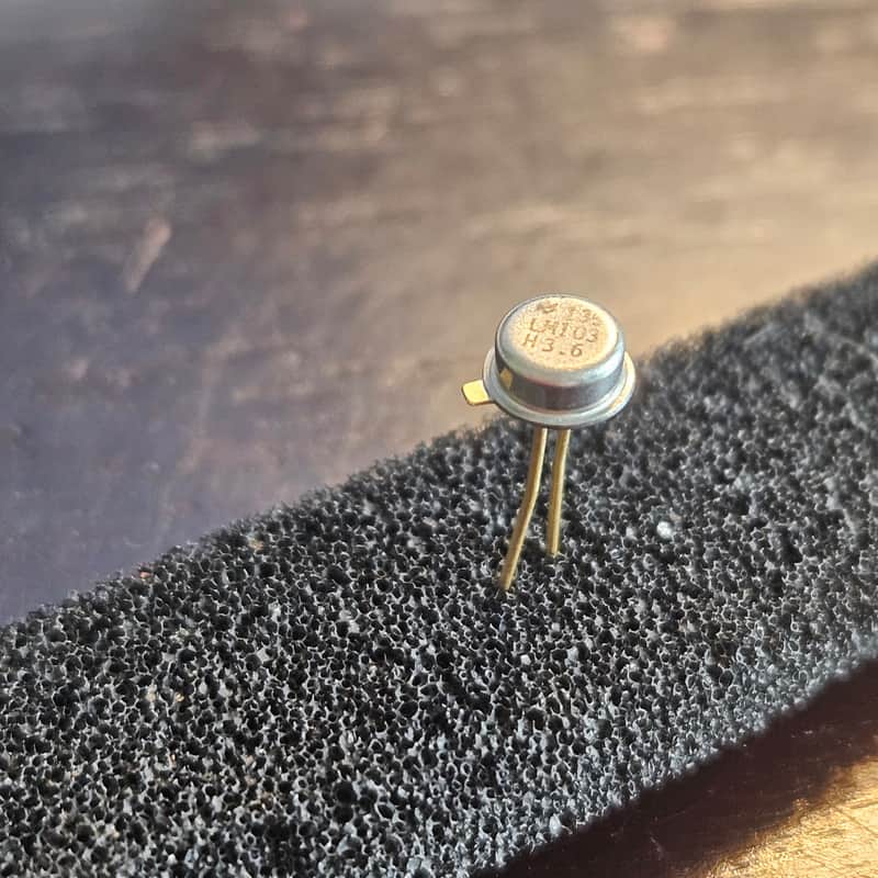 Vintage 1980s NOS Reference Diode National Semiconductor LM103 H-3.6 gold Pin Transistor 2 pieces image 1