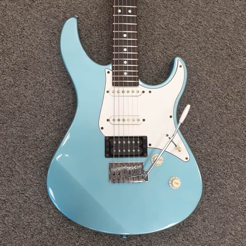 Yamaha Pacifica 512 w/ Hardshell Case image 1