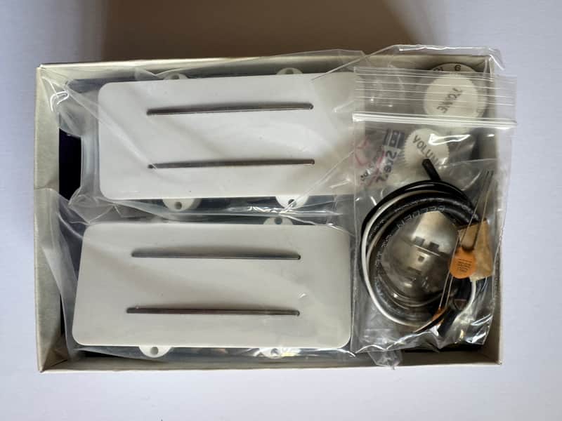 Joe Barden "JazzMaster" (JM) TwoTone™ Pick-Ups, 2010 - 2011 - White image 1