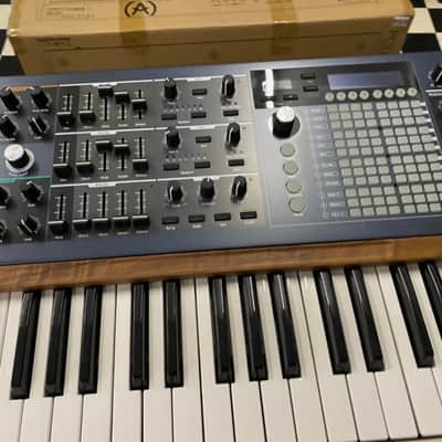 Immagine Arturia PolyBrute 61-Key Synthesizer 2021 - Present - Black - 3