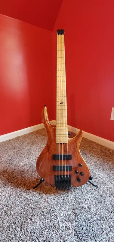 Roscoe Century 5 string headless image 1