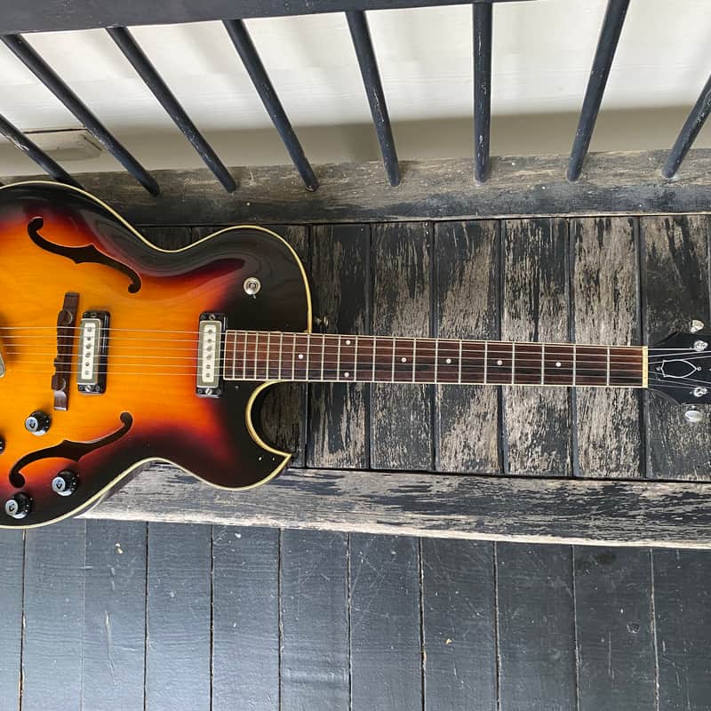 1966 Guild T100 D – 2 Pickup Sunburst