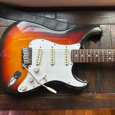 Fender Stratocaster 1991 - Sunburst - autographed by Bonnie Raitt image 6