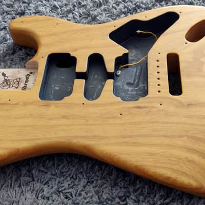 Warmoth 1-piece lightweight solid Swamp-Ash Stratocaster Body image 6