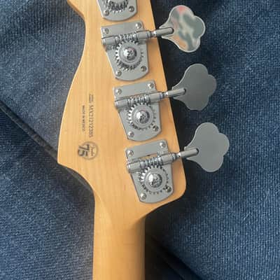 Fender Player Precision Bass Maple Neck + Tuners image 3