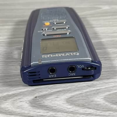 Olympus DS-2000 3 MB, Handheld Digital Voice Recorder image 2
