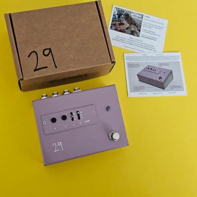 29 Pedals OAMP Output Amplifier  - Pink image 2