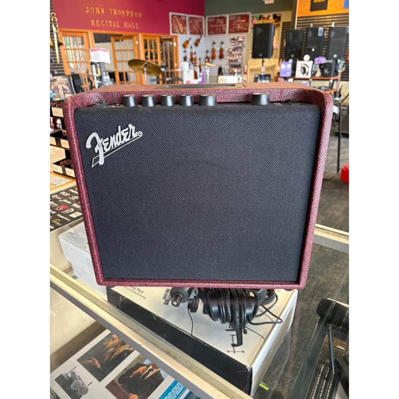 Fender  Mustang LT25 1×8 Combo Amp image 1