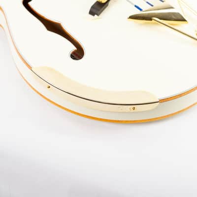 Gretsch G6136B-TP Tom Petersson Signature Falcon Bass 2022 White image 12