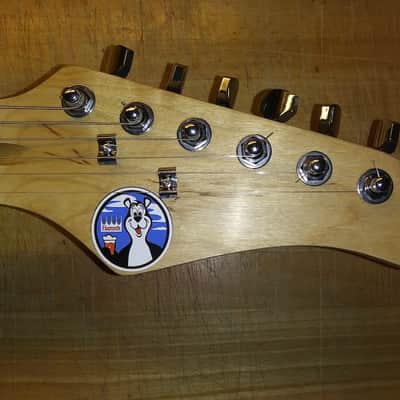 Hamm's beer can guitar image 5