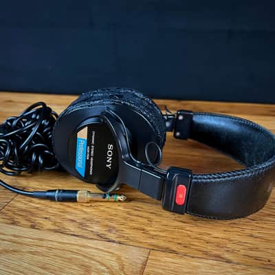 Sony MDR-7506 Studio Headphones - Black image 2