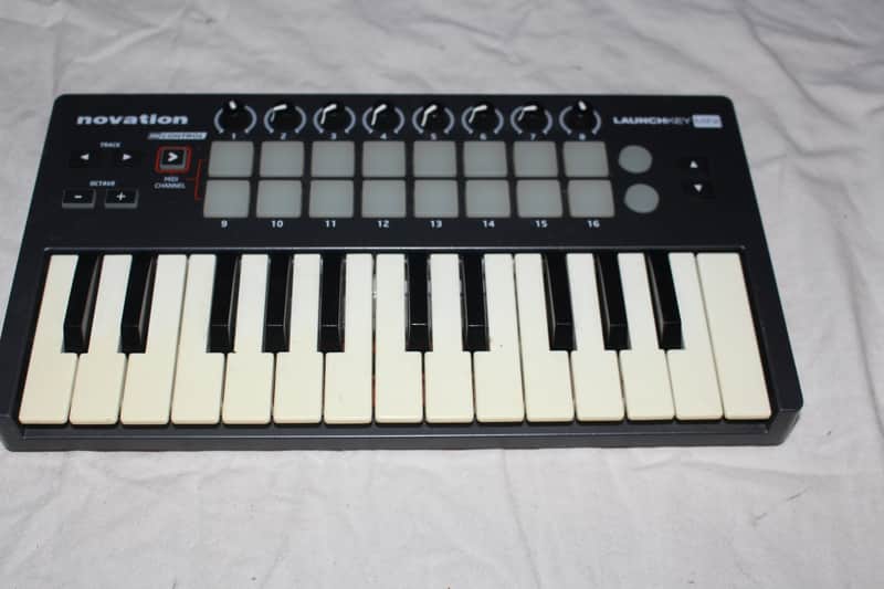 Novation Launchkey Mini 25-Key Midi Keyboard Controller image 1