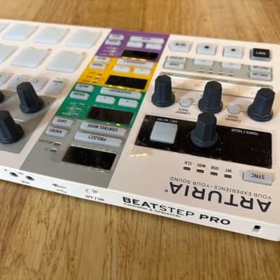 Arturia BeatStep Pro MIDI Controller 2017 - Present - White image 8