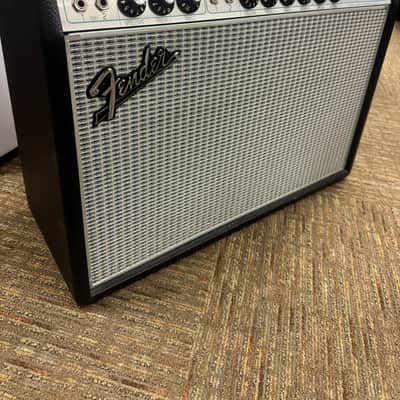Fender '68 Custom Deluxe Reverb Combo Guitar Amp image 2