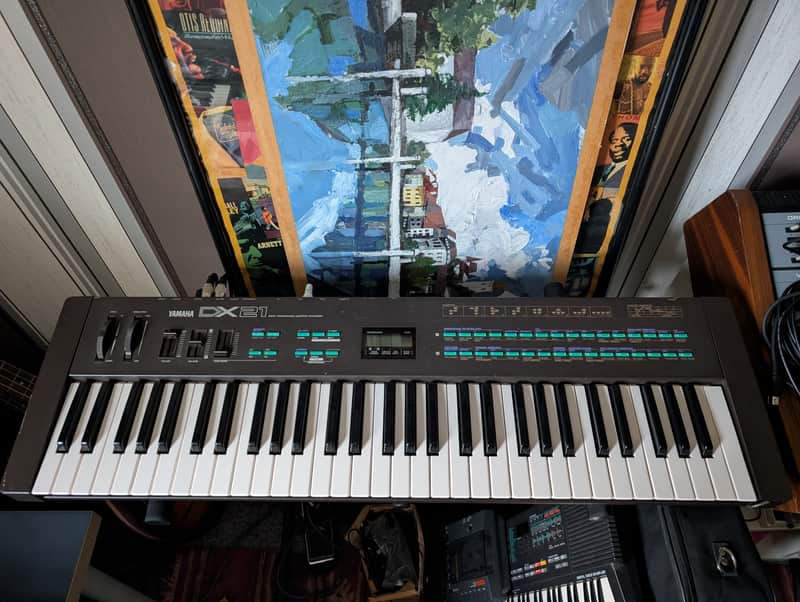 Yamaha DX21 Synthesizer vintage