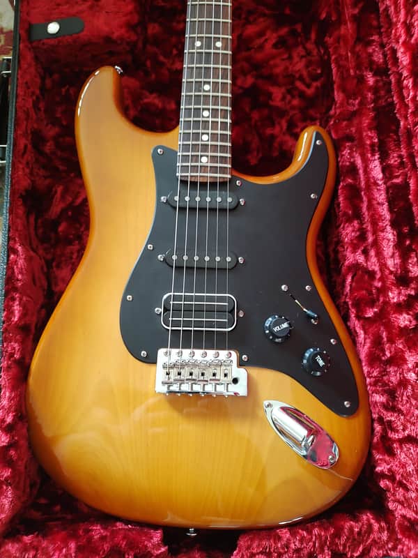 Fender American Performer Stratocaster w/Lerxst Limelight Electronics