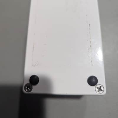 Wren and Cuff The White Elk Super Fuzz Sustainer 2010s - White image 2