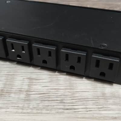 Rocketfish Rocketfish RF-HTS120 8 Outlet Console Power Manager 2010s - Black image 3