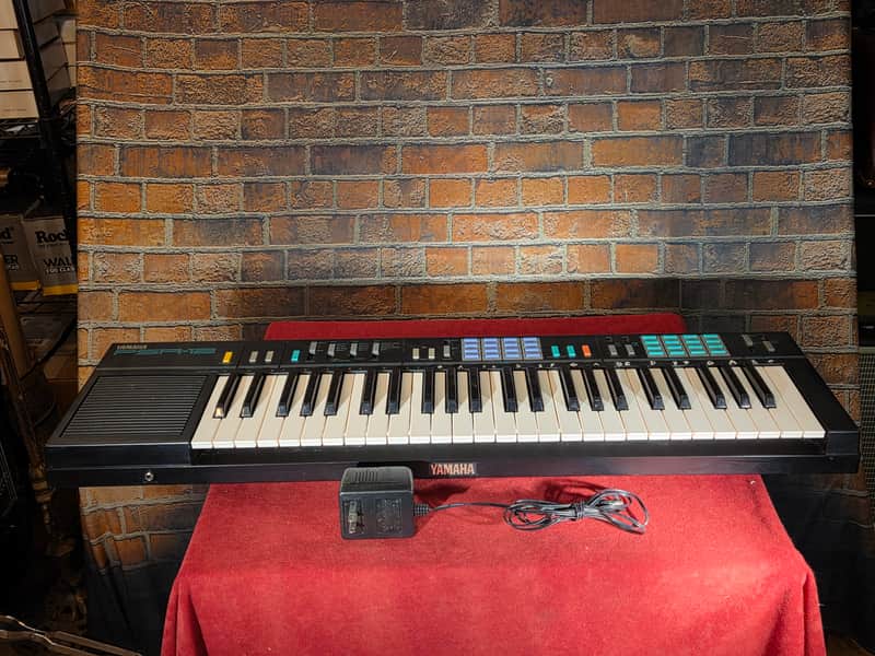 Yamaha PSR-12 Electronic Piano w/ Power Supply image 1
