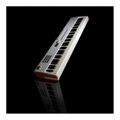 Arturia KeyLab 88 mk3 88-key Weighted Hammer-action Keyboard Controller - White image 7