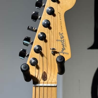 Fender American Standard Stratocaster with Maple Fretboard 2012 ASH 7.4lb image 5