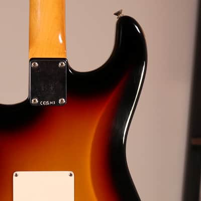 Fender DE Vintera Road Worn '60s Stratocaster Limited Edition - Rosewood Fingerboard, 3-Color Sunburst image 10