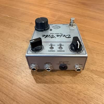 Fulltone CS-MDV MkII Custom Shop Mini Deja Vibe MkII 2010s - Silver image 3