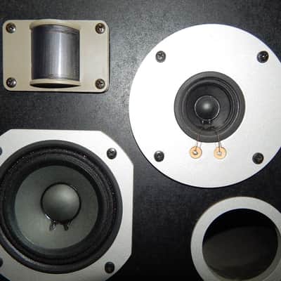 Pioneer HPM 60 vintage speakers great condition image 2
