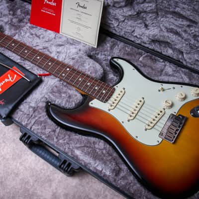FENDER USA American Elite Stratocaster "3-Color Sunburst + Rosewood" (2020) image 1