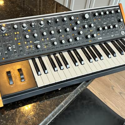 Moog Subsequent 37 Analog Synth 2017 - Present - Black Bild 2