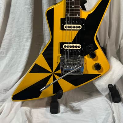 Dean Hollywood Z Early 1980s -  yellow and black image 1