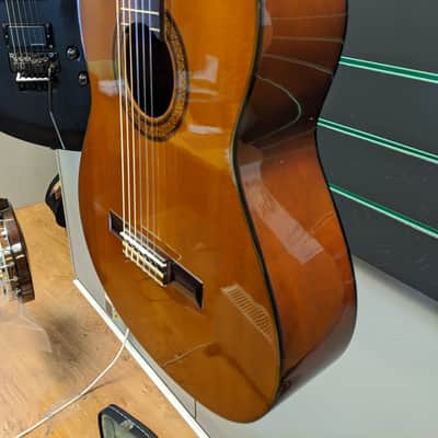 Yamaha G-225 Natural Classical Guitar With Hard Shell Case image 10