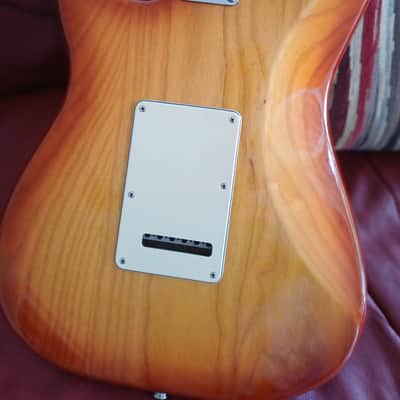 Fender American Standard Stratocaster with Maple Fretboard 2008 - 2016 - Sienna Sunburst image 3