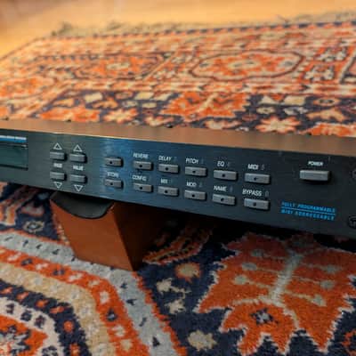 Alesis QuadraVerb 20k Bandwidth Simultaneous Digital Effects Processor 1990s - Black image 2